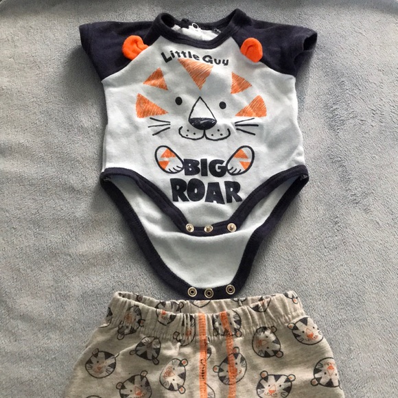 Two piece set - Picture 2 of 2